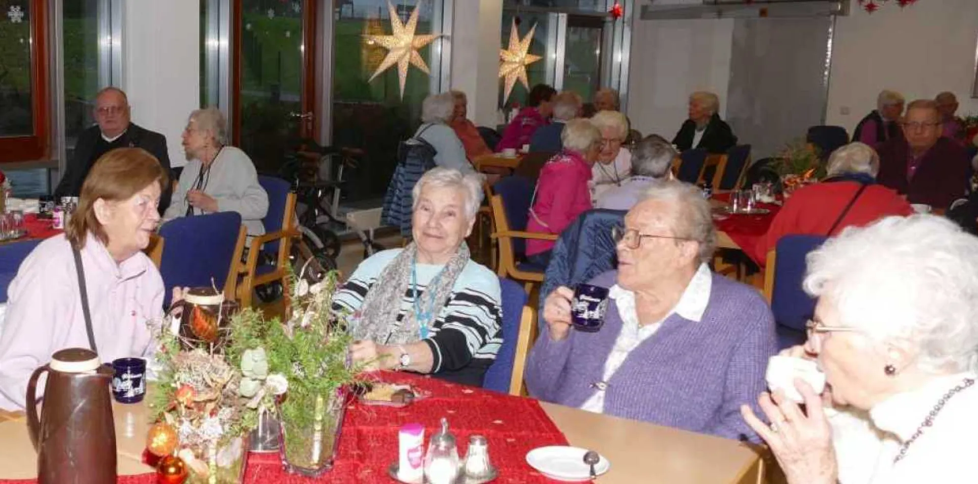 Weihnachtsfeier in der Altenzentrum-Sankt-Sephan-Stiftung