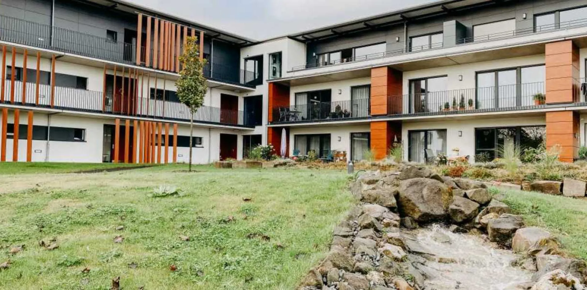 Betreutes Wohnen mit Bachlauf