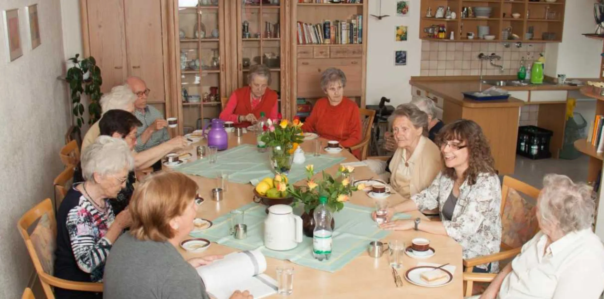 Bewohner bei Kaffee & Kuchen