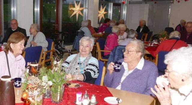 Weihnachtsfeier in der Altenzentrum-Sankt-Sephan-Stiftung